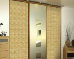 Фасады шкафов-купе из ротанга и бамбука